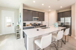 Luxury 3 Bedroom Townhouse with Patio - 824DR
